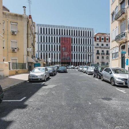Sunny Terrace Apt, Close To Downtown! 2 Bedroom Flat Lisboa Kültér fotó