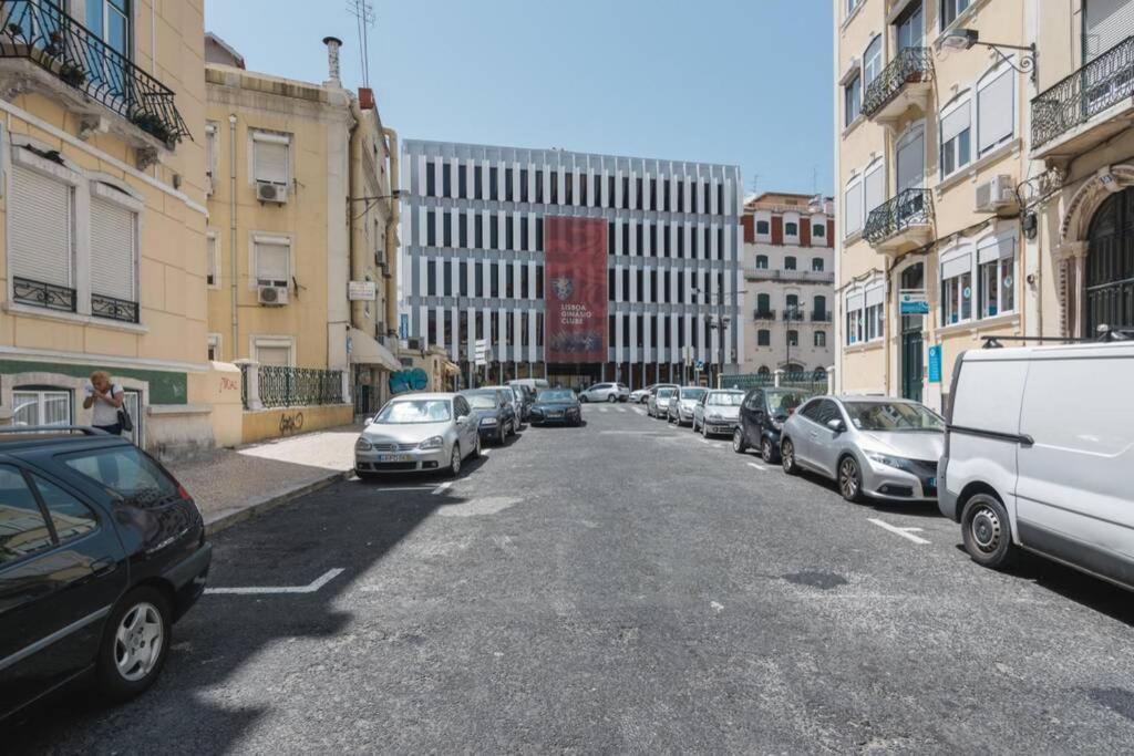 Sunny Terrace Apt, Close To Downtown! 2 Bedroom Flat Lisboa Kültér fotó