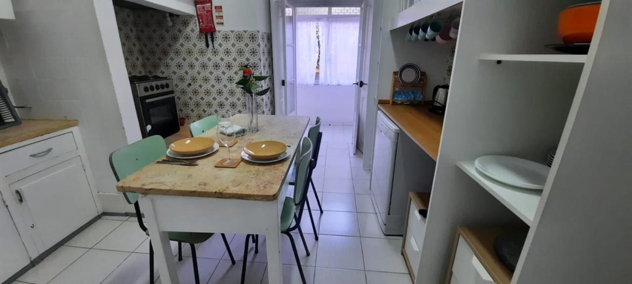 Sunny Terrace Apt, Close To Downtown! 2 Bedroom Flat Lisboa Kültér fotó