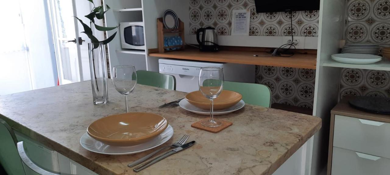 Sunny Terrace Apt, Close To Downtown! 2 Bedroom Flat Lisboa Kültér fotó