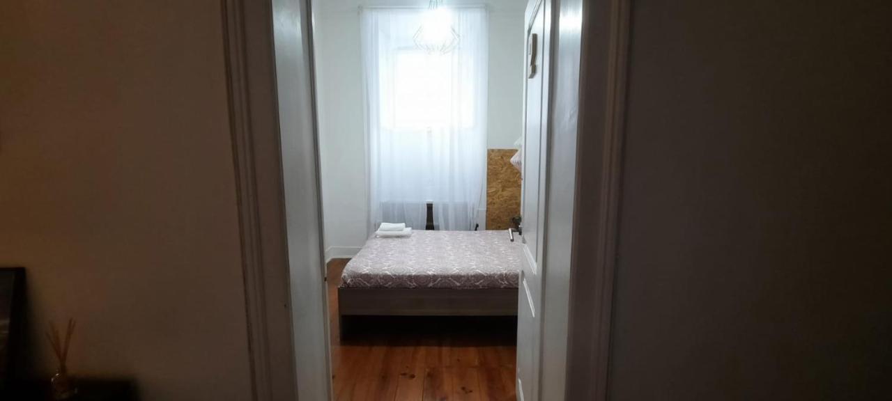 Sunny Terrace Apt, Close To Downtown! 2 Bedroom Flat Lisboa Kültér fotó